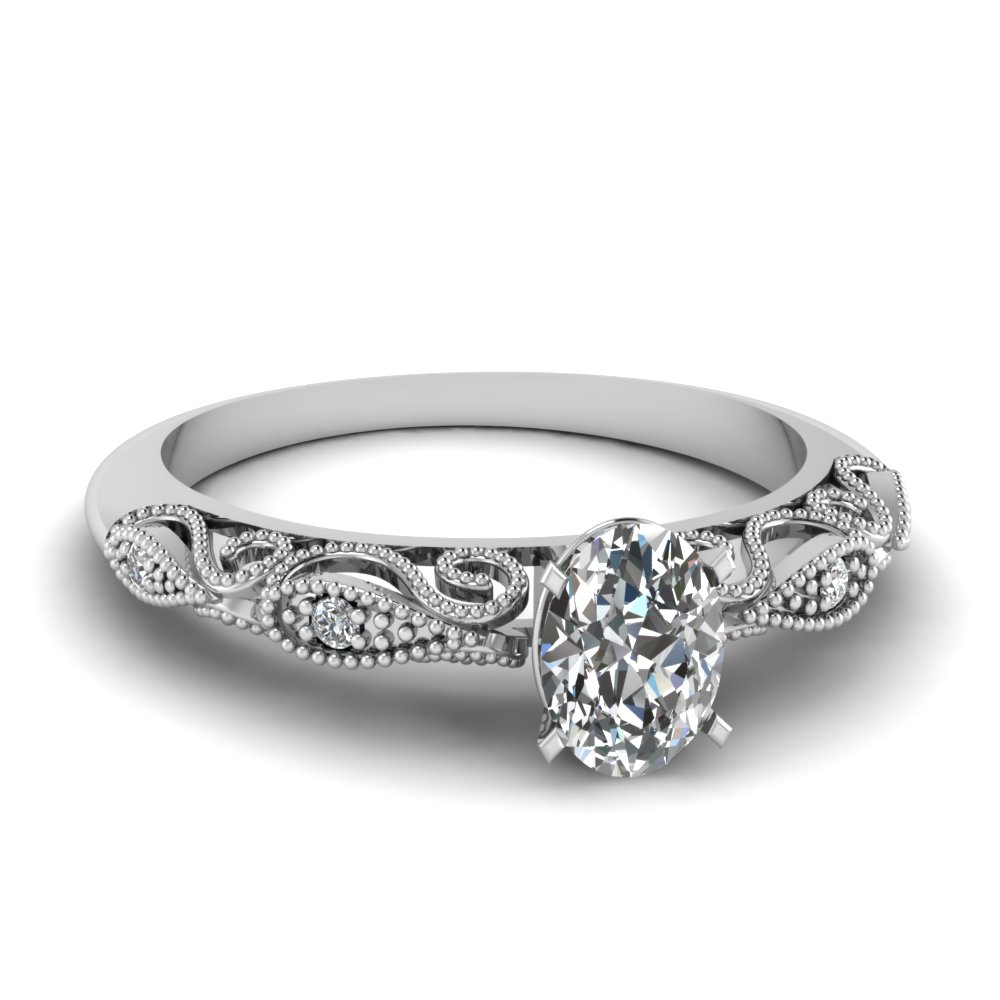 Engagement rings oval solitaire in platinum